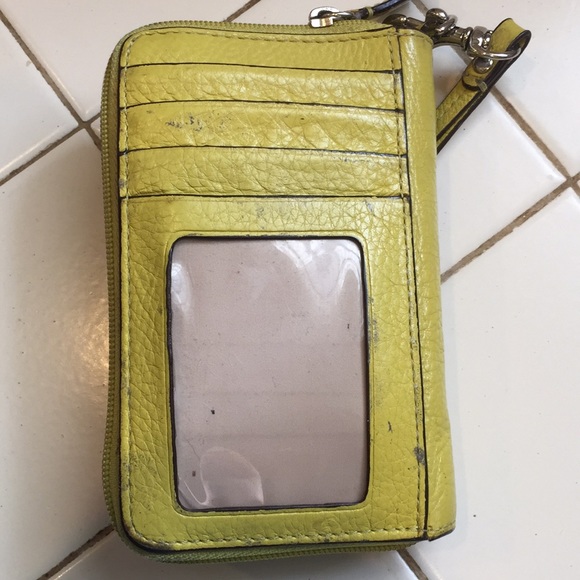 Coach wristlet in used condition - Picture 2 of 8